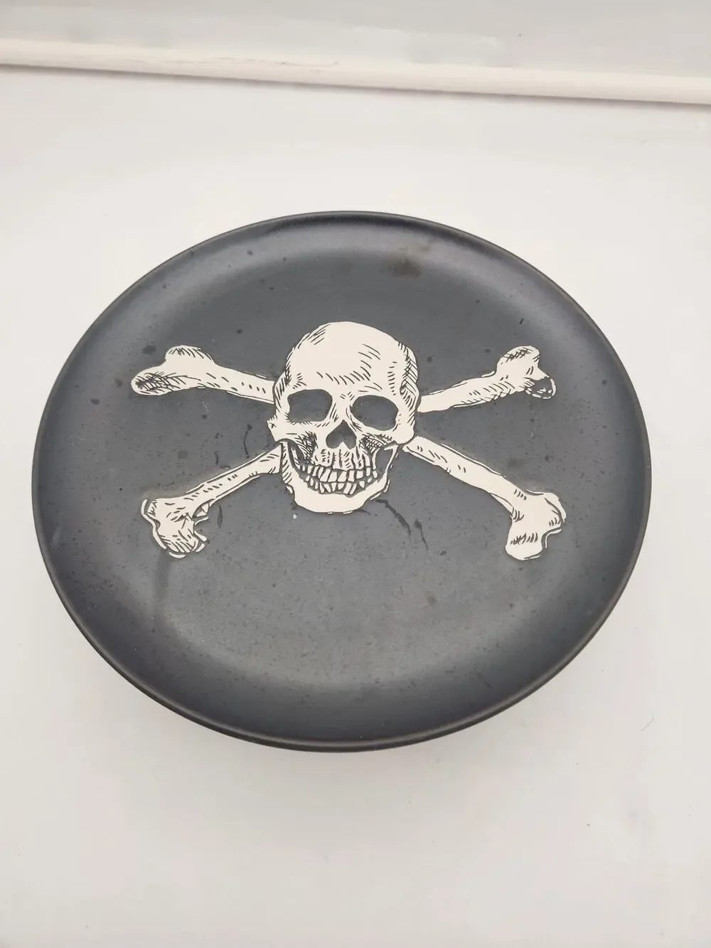 Threshold Skull & Crossbones Cake Pedestal / Serving Stand